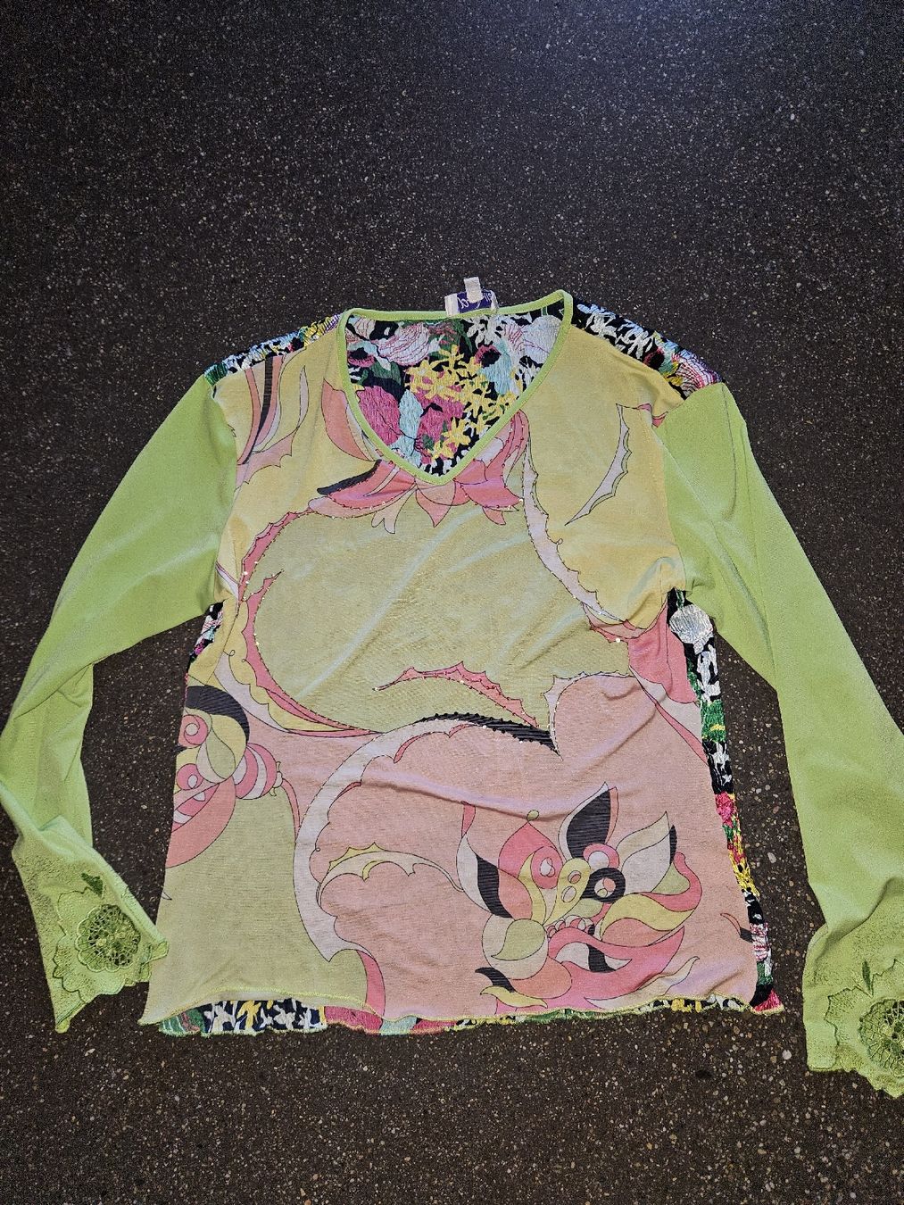 Maglioni & Felpe: Langarmshirt Damen Grösse 2 floral gemustert  – Usato da Anwil venduto da tamoos 2