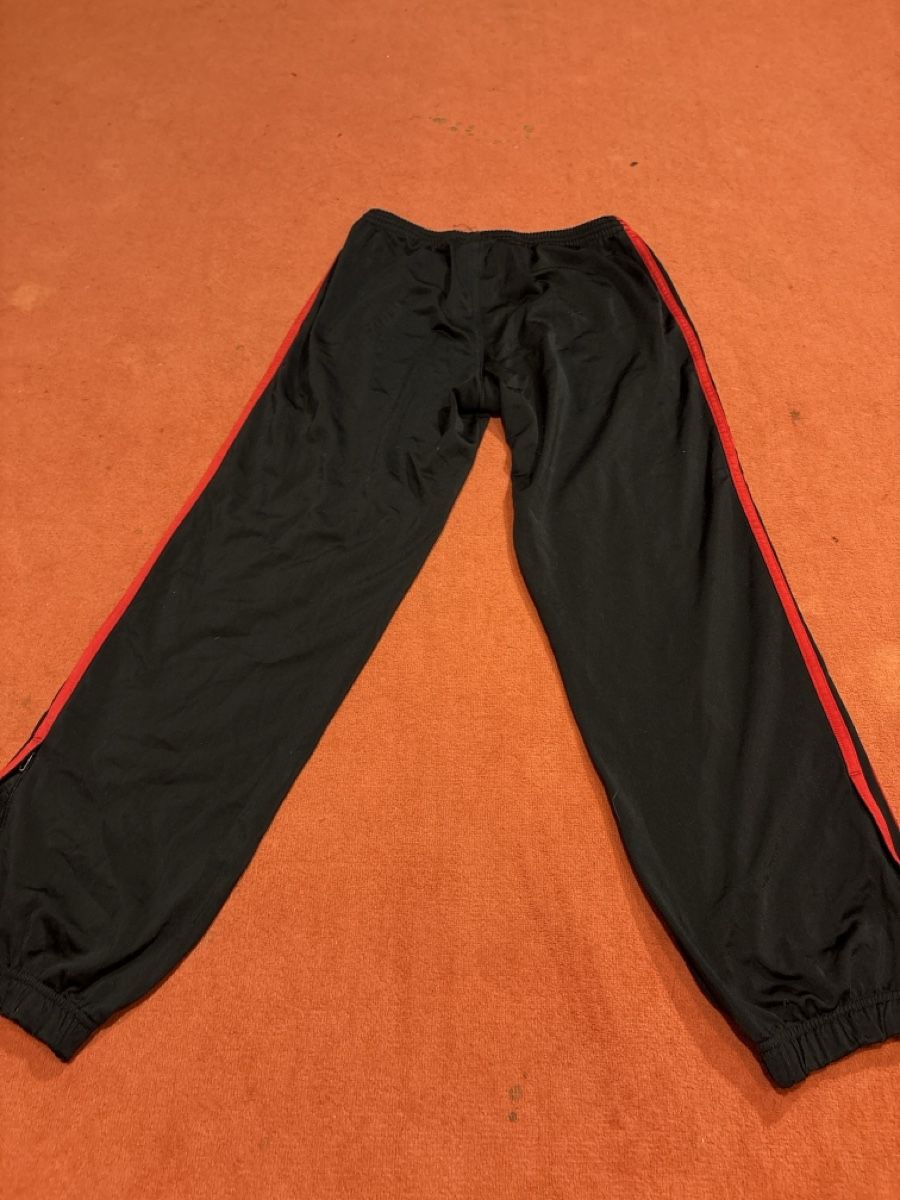 Adidas Pantaloni: Lockere Adidas Jogginghose – Usato da Affoltern am Albis venduto da tam_5vn5 4