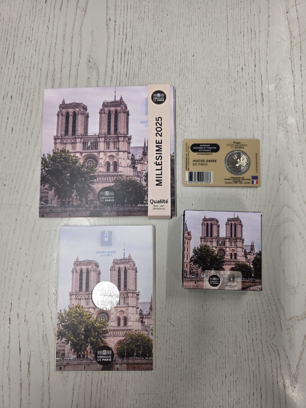 Tutti le monete: Monnaie Notre-Dame de Paris – Nuovo e nell'imballaggio originale da Plan-les-Ouates venduto da Bud-Spencer.1980