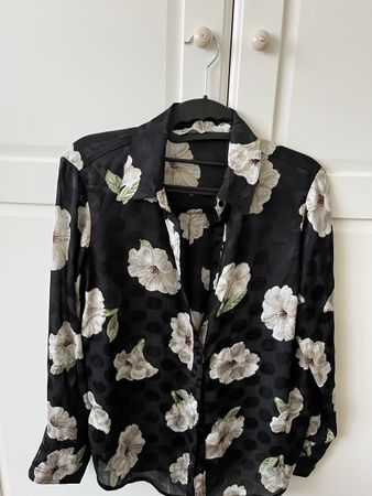 Blumenmuster-Chiffonbluse