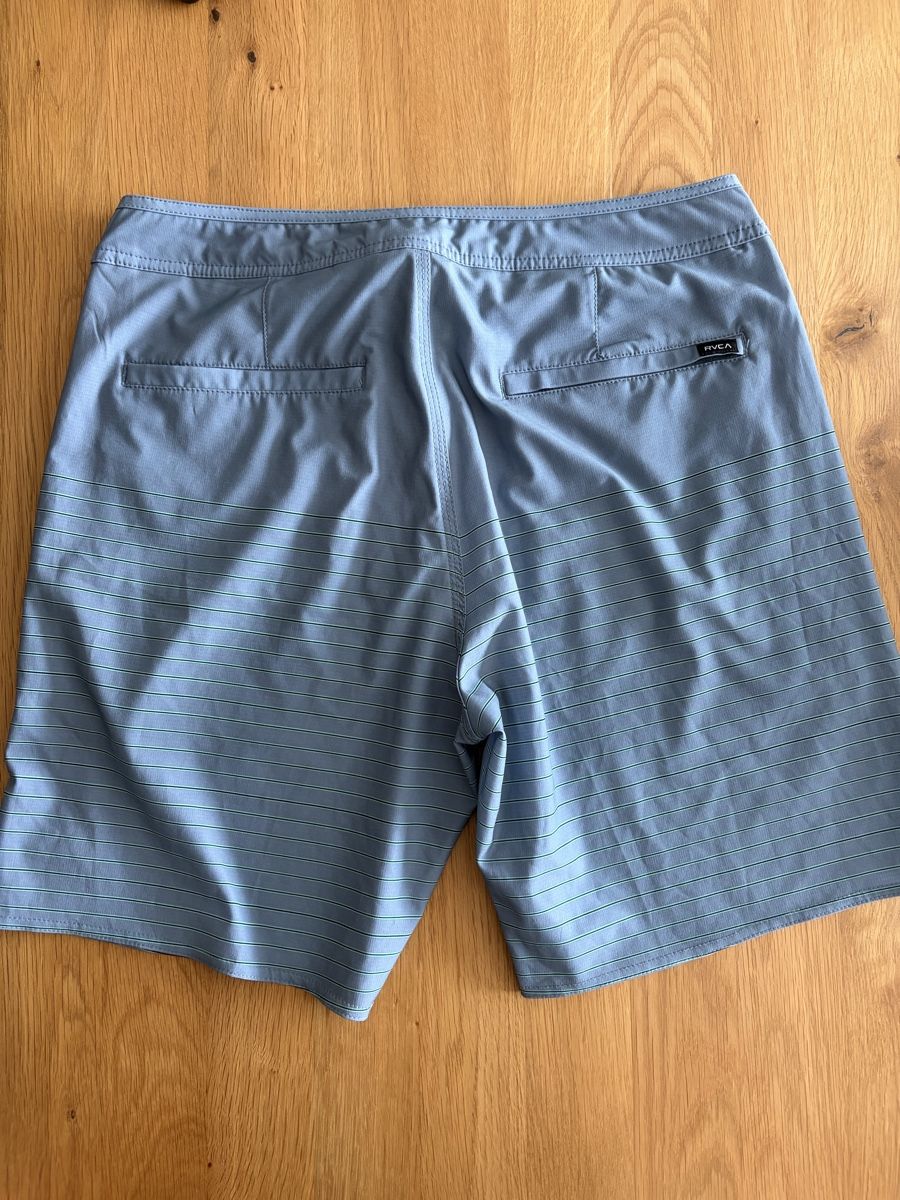 RVCA Hosen: RVCA Badehose Herren (32) – Gebraucht aus Zürich von schweiz.air 3