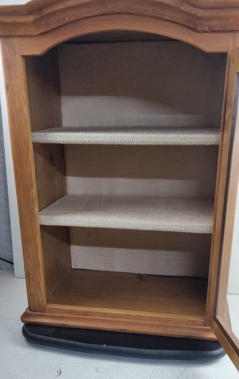 Vetrine: Wandschrank Vitrine Nussbaum braun – Usato da Flums venduto da Flumsantik 2