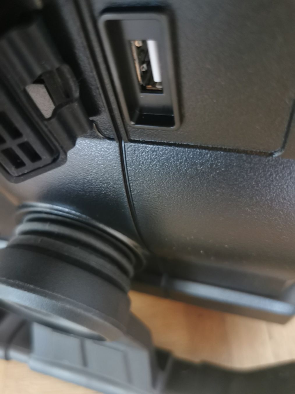 Sangean Radios: SANGEAN Baustellenradio DAB – Gebraucht aus Belp von  6