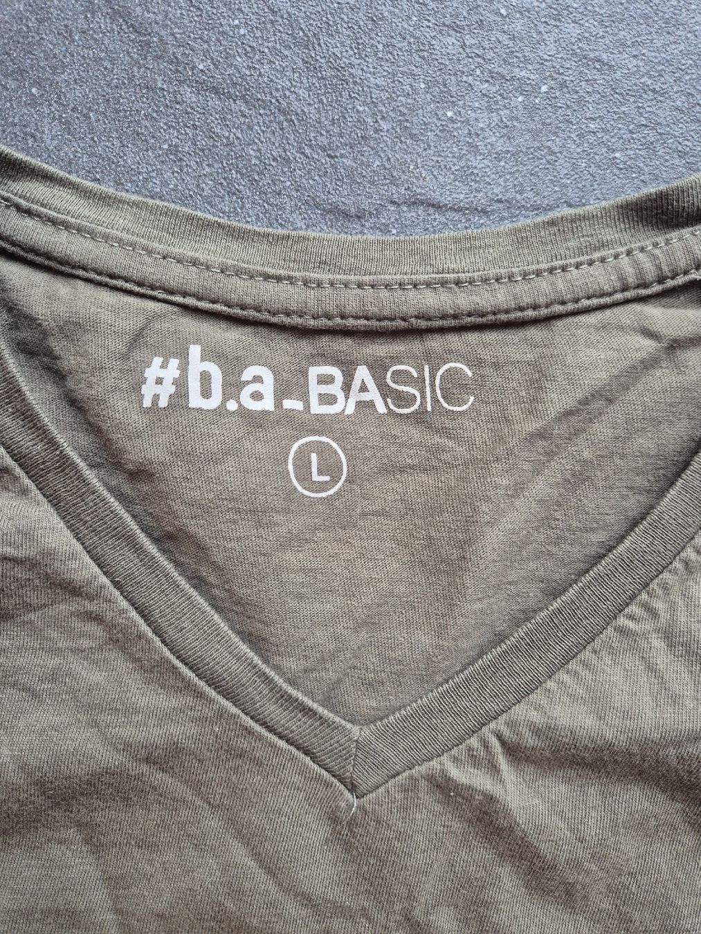 T-Shirts: T-Shirt, #b.a_BASIC Herren, Olivgrün, Gr. L – Neu (gemäss Beschreibung) aus Büsserach von Fairprice_83 1