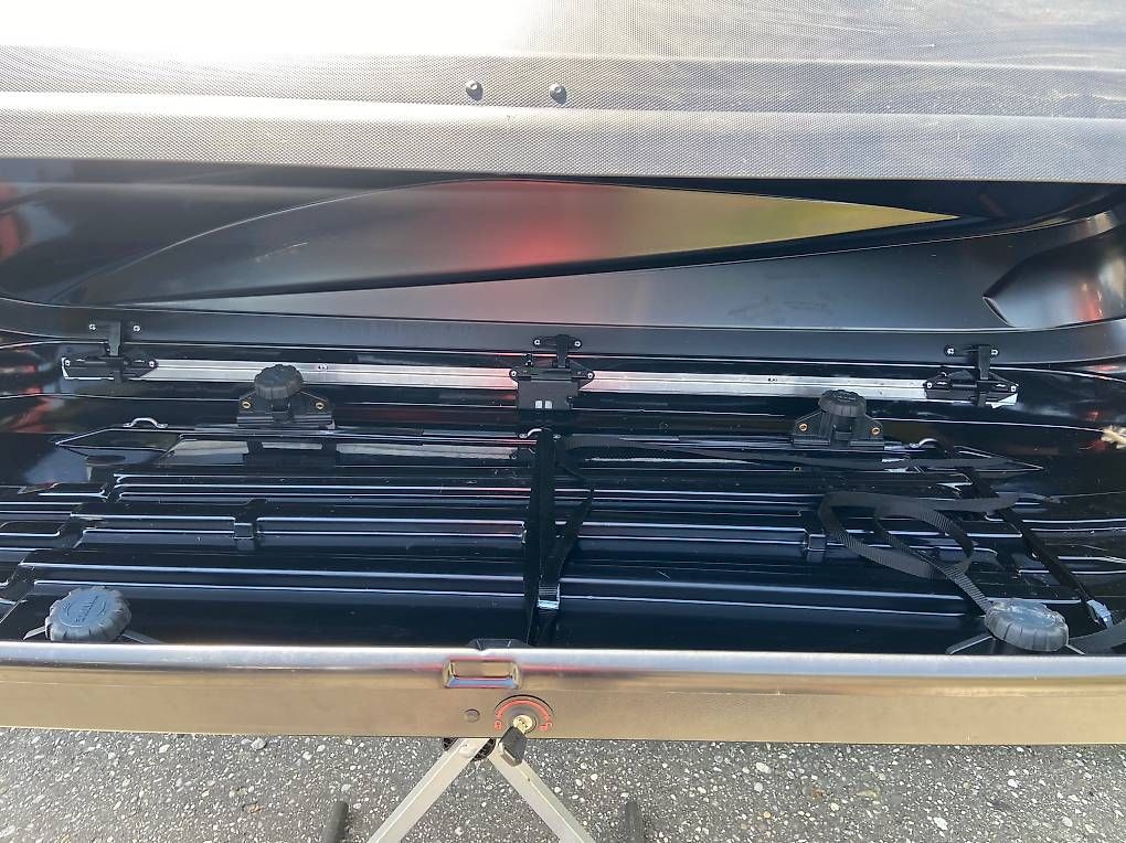 Coffres de toit: XXL Dachbox Thule Touring L mit oder ohne Träger – D'occasion à Leuzigen par Doppelrad 3