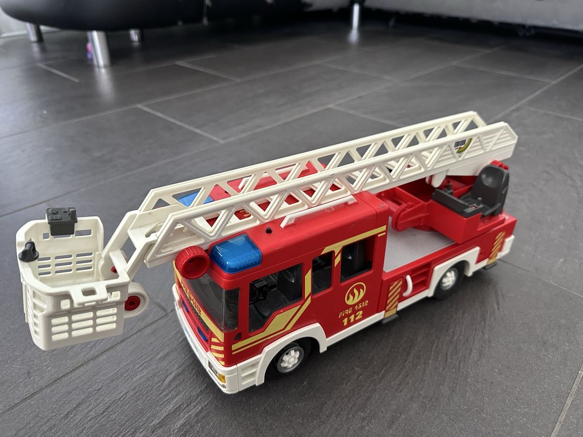 Playmobil Giocattoli: Feuerwehrauto playmobil – Usato da Eschenbach LU venduto da boo_sl7y