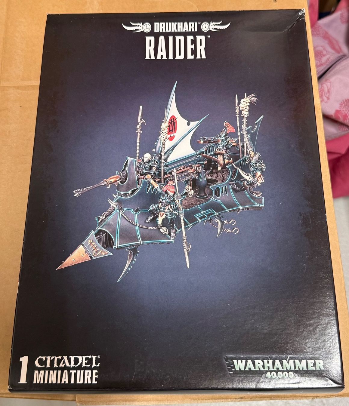 Kit di modellismo & Modellini statici: Warhammer 40.000: Drukhari - Raider – Nuovo (secondo la descrizione) da Zürich venduto da MegaYaranaika