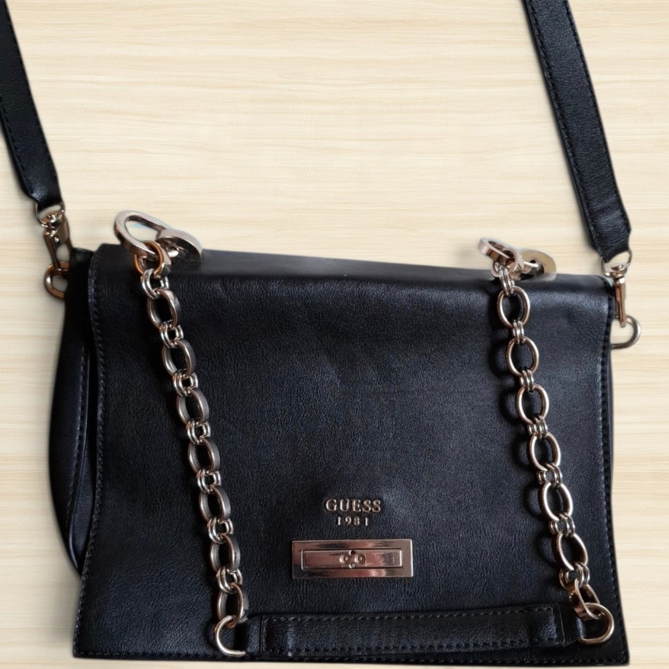 Guess Borse da donna: Guess sac à main noir – Usato da Le Locle venduto da Threads_CH