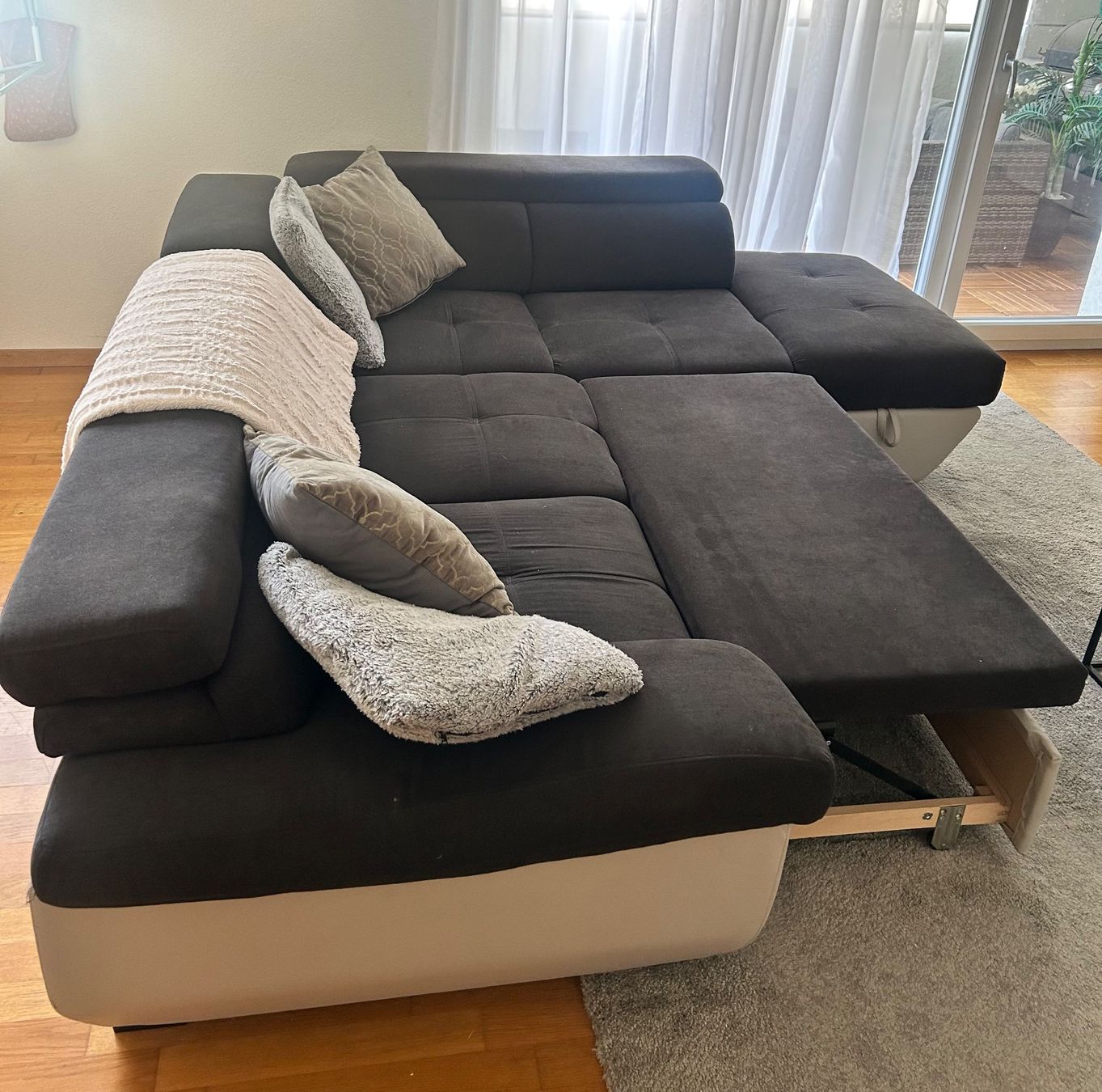 Conforama Divani: Modernes Ecksofa Schwarz-Weiss – Usato da Visp venduto da sin_x552 1