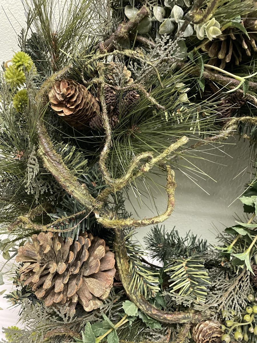 Alle Dekorationen: Festive Winter Wreath with Pine Cones – Neu (gemäss Beschreibung) aus Zürich von LoveFashion76 4