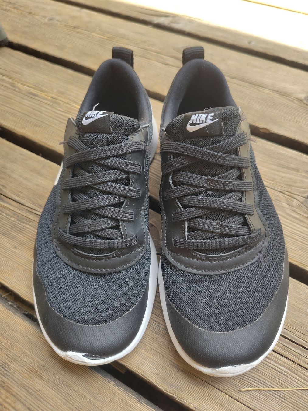 Nike Scarpe per ragazzi: Nike Turnschuh schwarz Grösse 32 gebraucht – Usato da Wabern venduto da c.trachsel 1