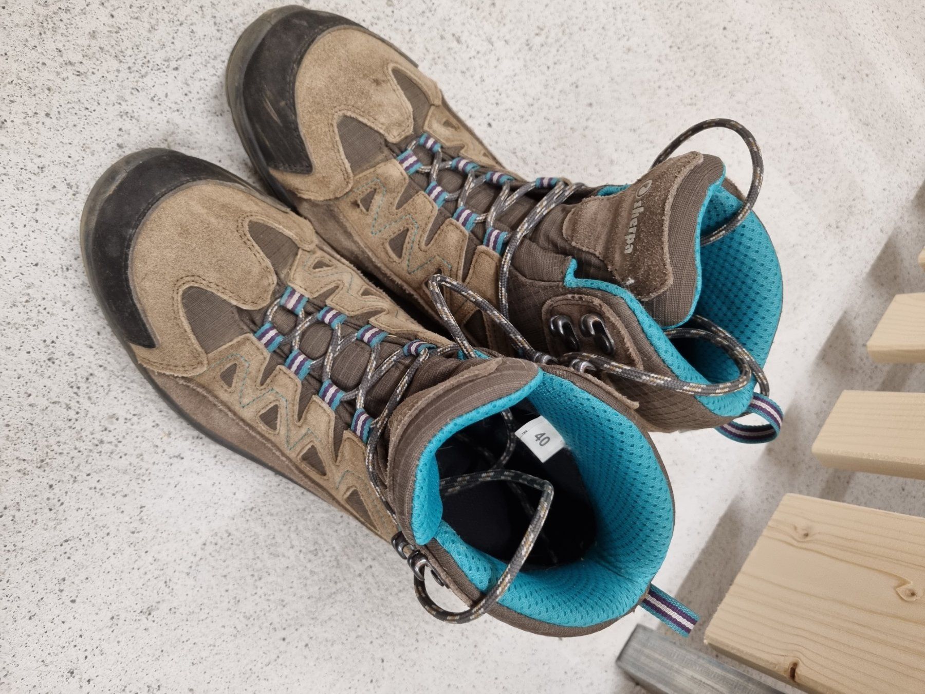 Sherpa Chaussures femmes: Sherpa Wanderschuhe, Grösse 40 – D'occasion à Zürich par zimmi_o 1