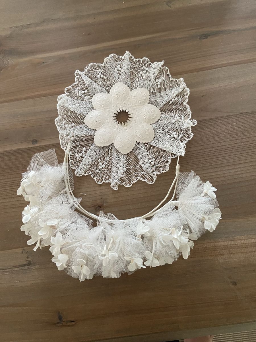 Haarschmuck: Antikes, weisses Kommunion-Haarschmuck-Set, – Gebraucht aus Düdingen von Reconflo