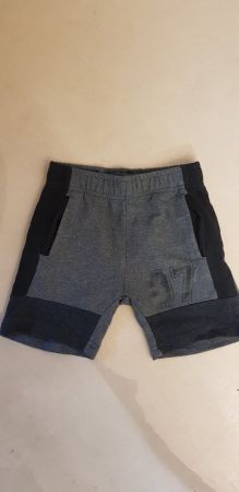 Shorts grau/schwarz, Size 5/6 (Gr. 110)
