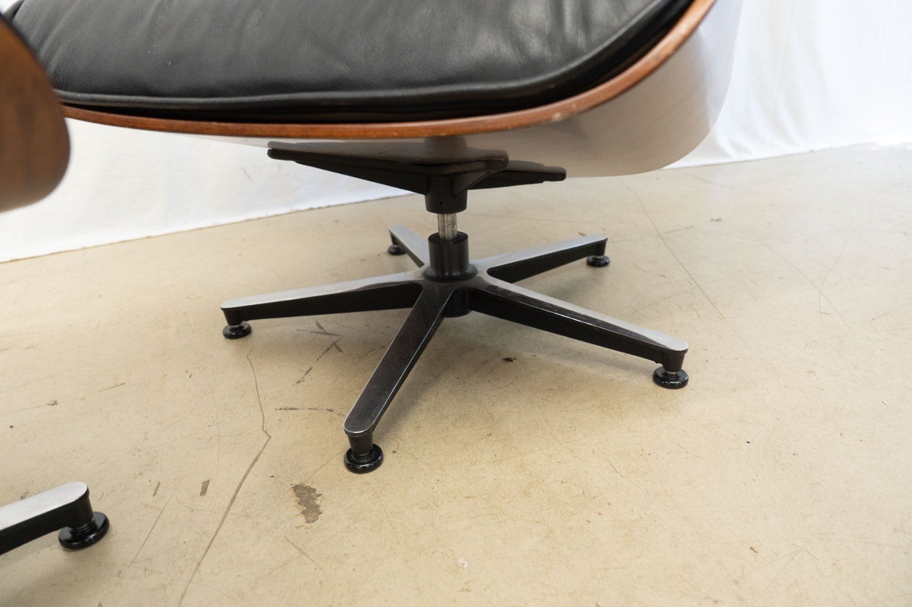 Poltrone: Cofemo Loungesessel mit Hocker, Leder Topzustand- Ref. 08/27 – Usato da Au ZH venduto da BrockiAu 4