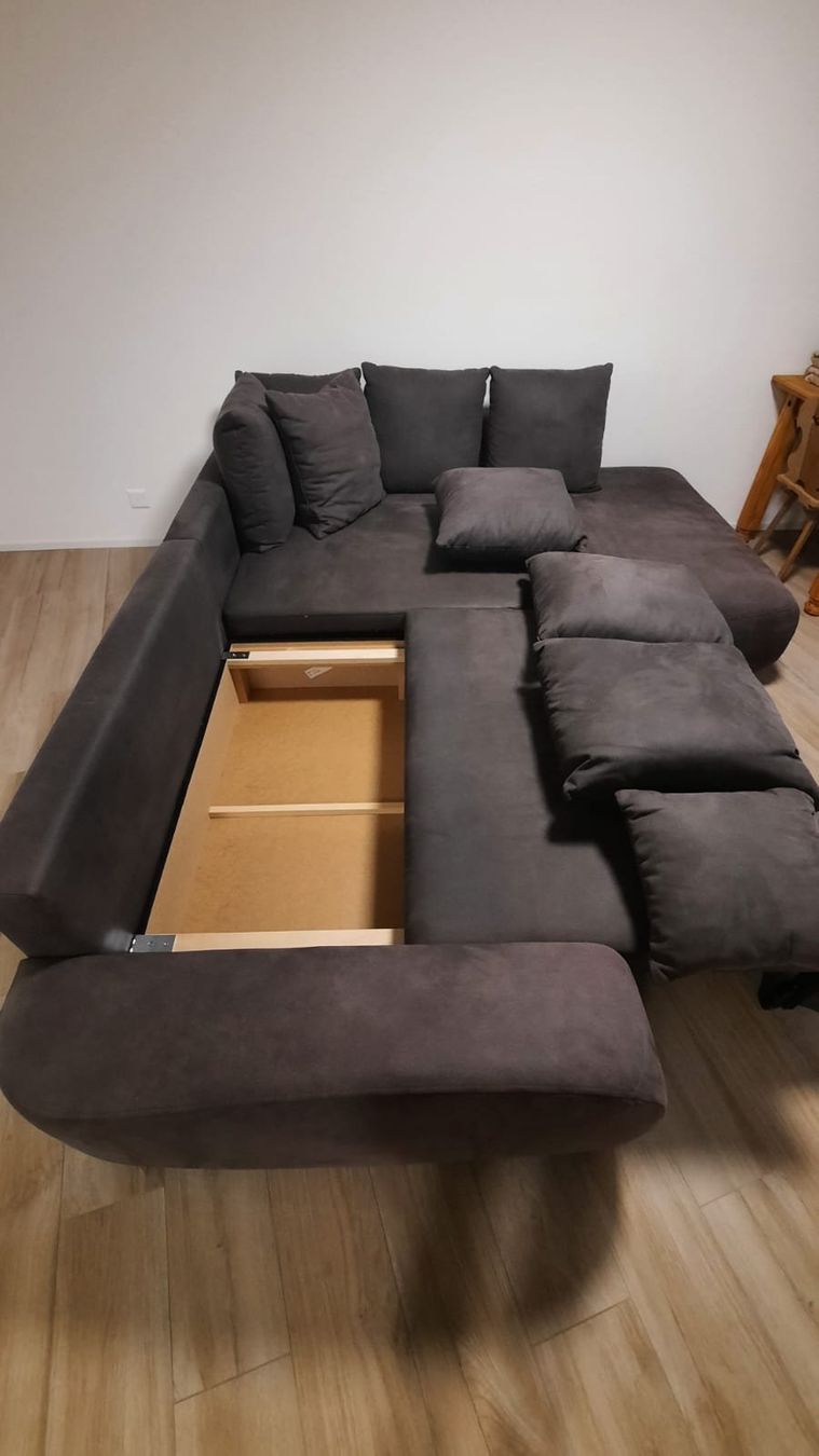 Sofas: Grand canapé d'angle – D'occasion à Riaz par bay_t9zk 3