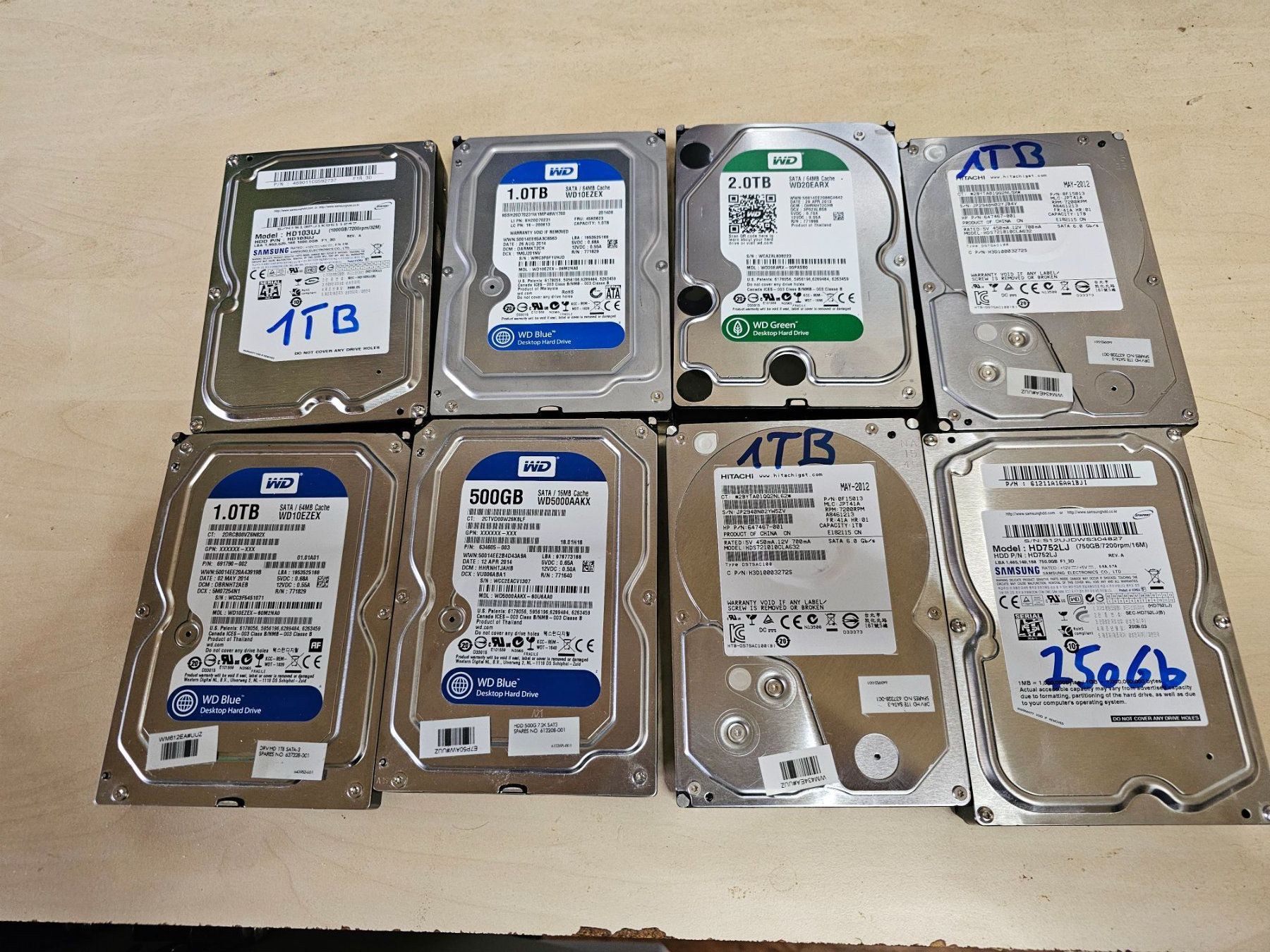 Dischi rigidi: 12 3.5 HDD Festplatten – Usato da Burgdorf venduto da weggu.666 1