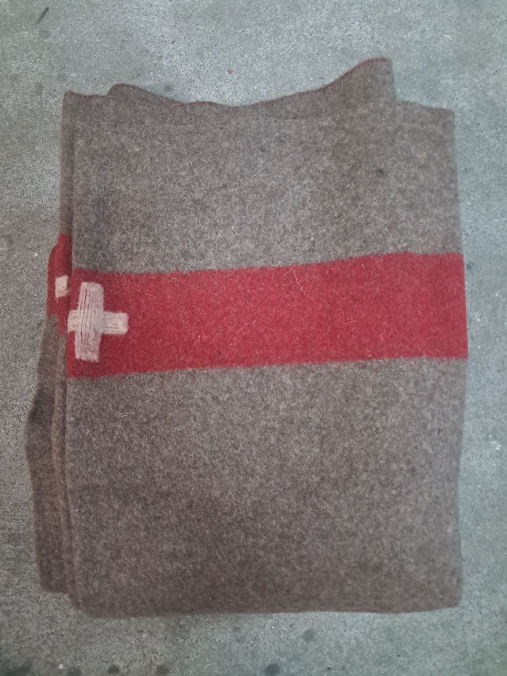 Schweizer Armee Coperte: Original Schweizer Armeedecke, Militärdecke, Wolldecke – Usato da Zürich venduto da Lia107 3