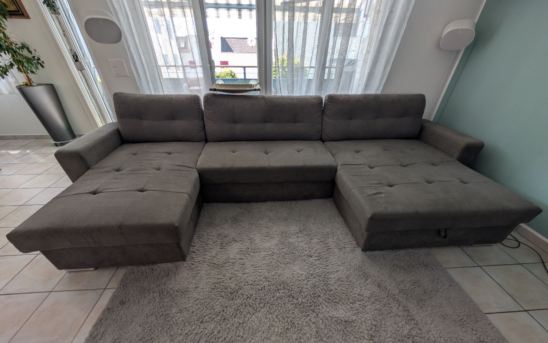 Divani: Grosses Sofa mit Bettfunktion & Stauraum. – Usato da Eschenbach SG venduto da mel_w5m7