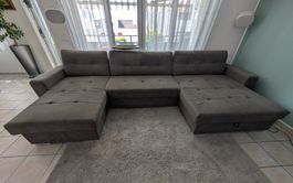 Grosses Sofa mit Bettfunktion & Stauraum.