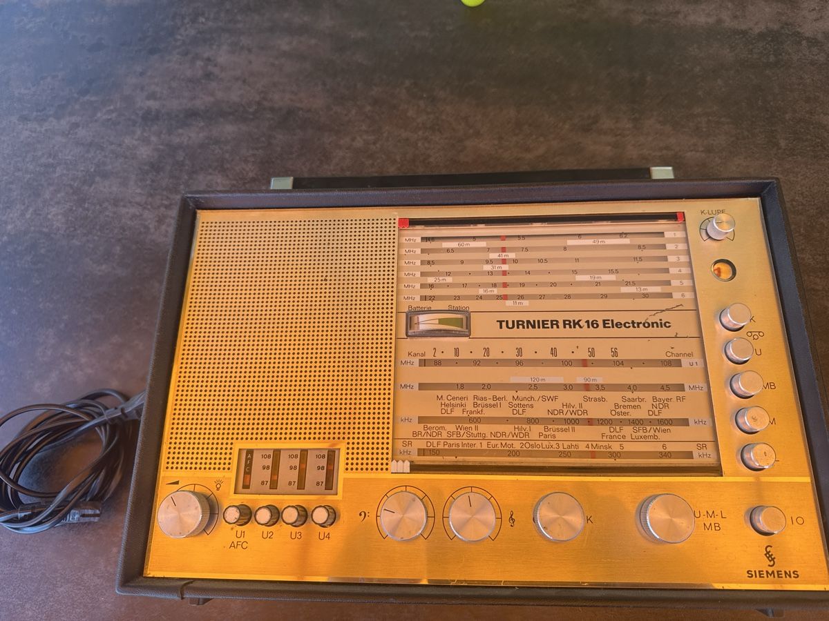 Radio: Vintage Radio – Usato da Horriwil venduto da Carrera68
