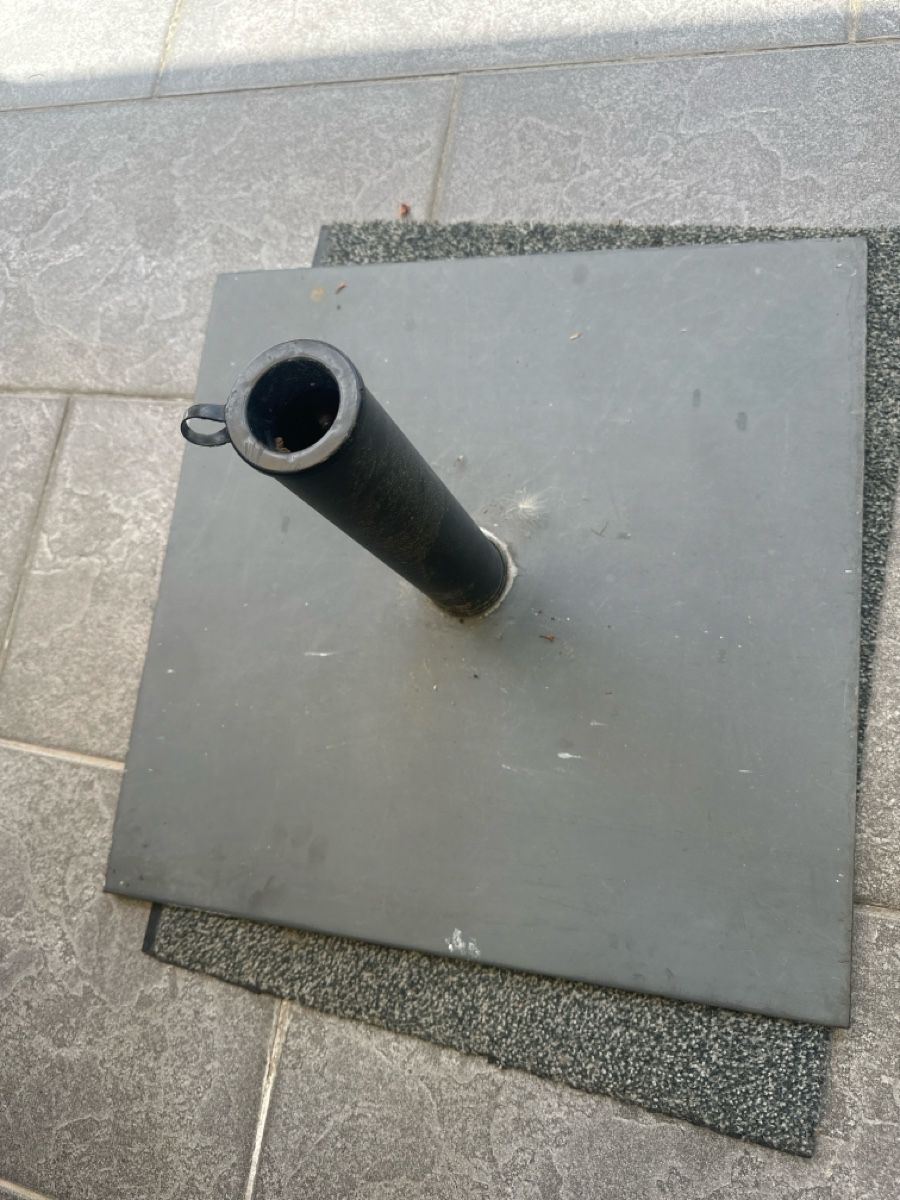 Sonstiges: Sonnenschirm Ständer aus Metall – Gebraucht aus Thun von lig_f678 2