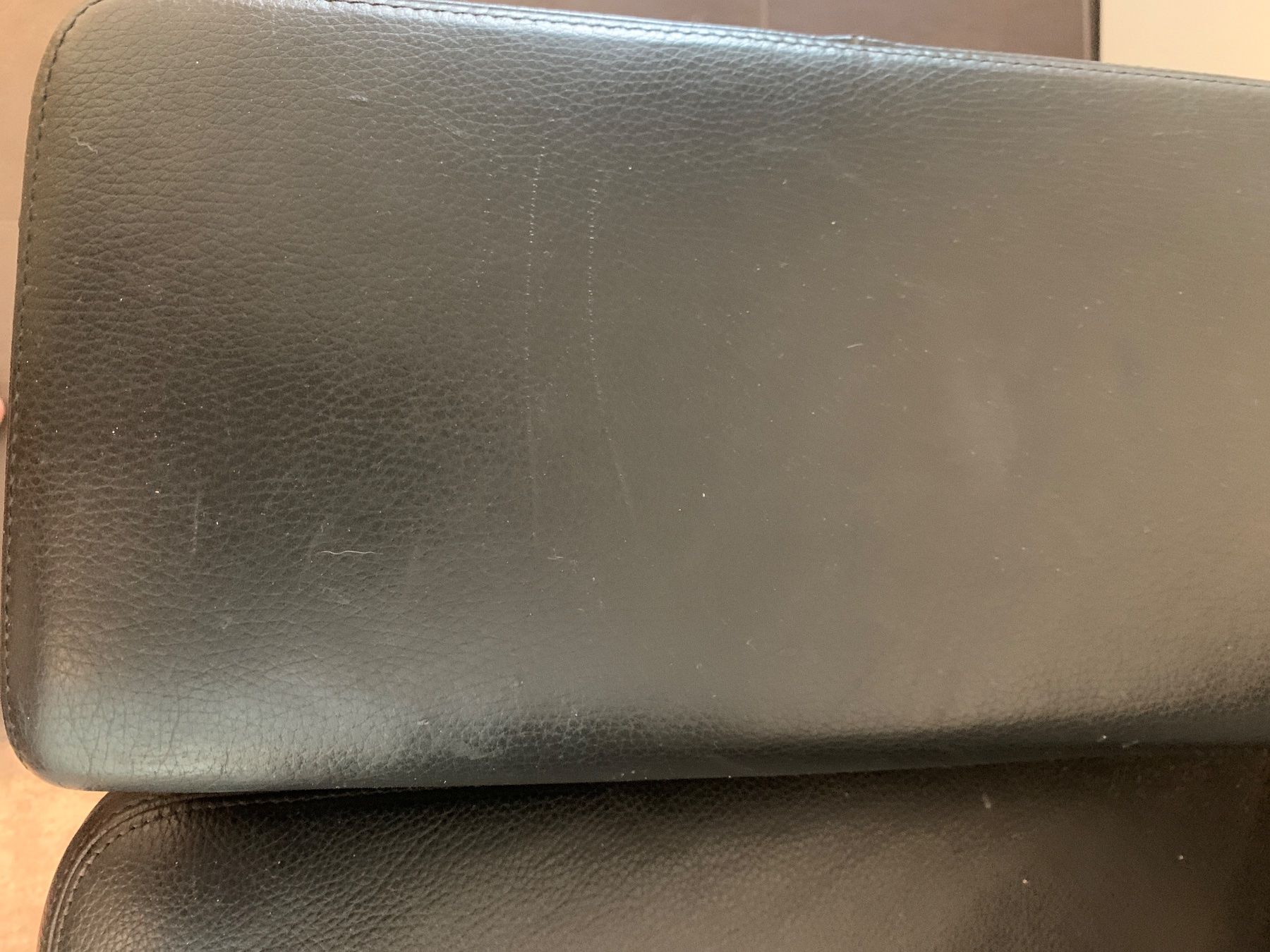 Sofas: Ledersofa 2/3-Sitzer schwarz – Gebraucht aus Baar von thats4you 2