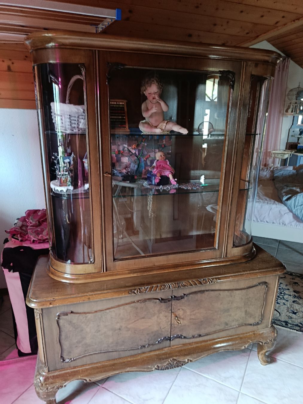 Vitrinen: Alte Vitrine – Gebraucht aus Ebnat Kappel von samsibamsi