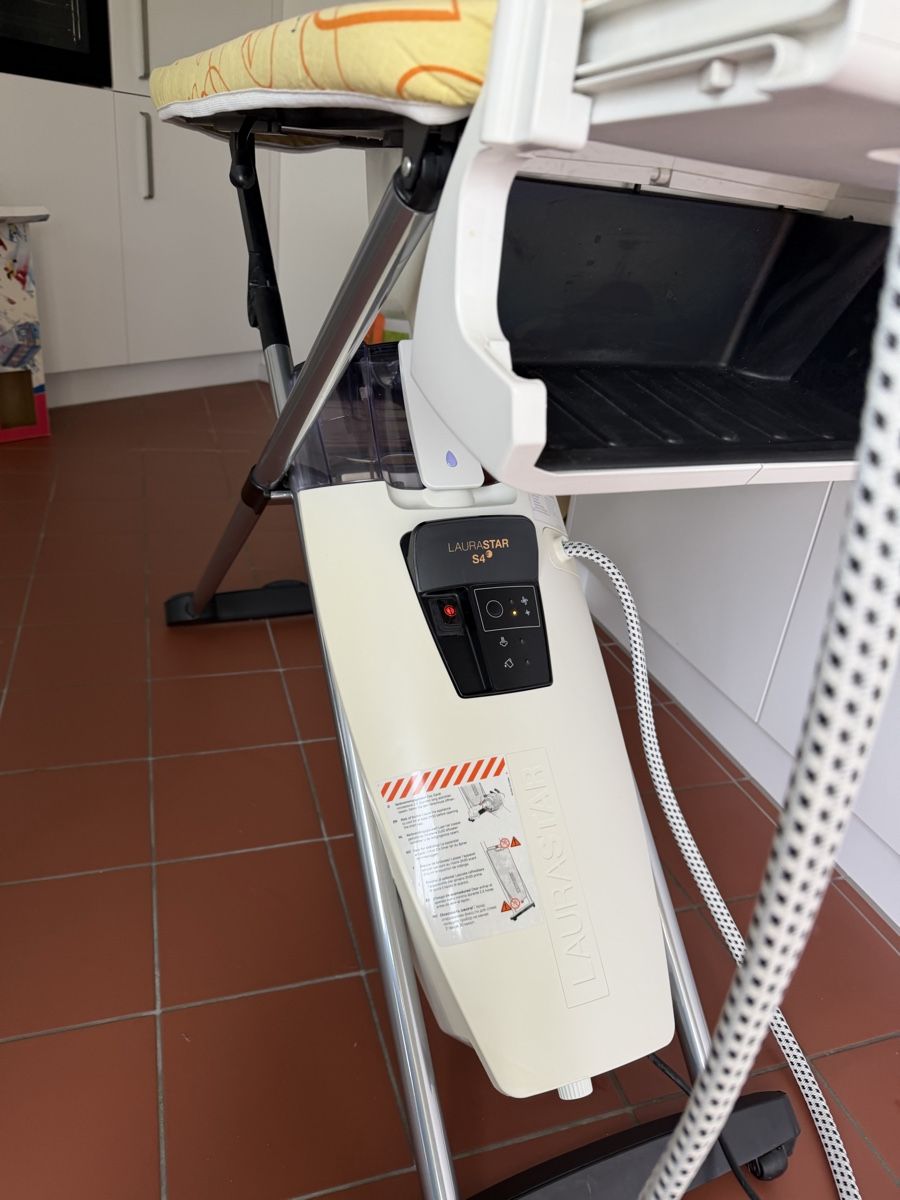 Laurastar Bügeleisen: Laurastar S4+ Dampfbügelsystem 🧺 – Gebraucht aus Zürich von sne.swiss 3