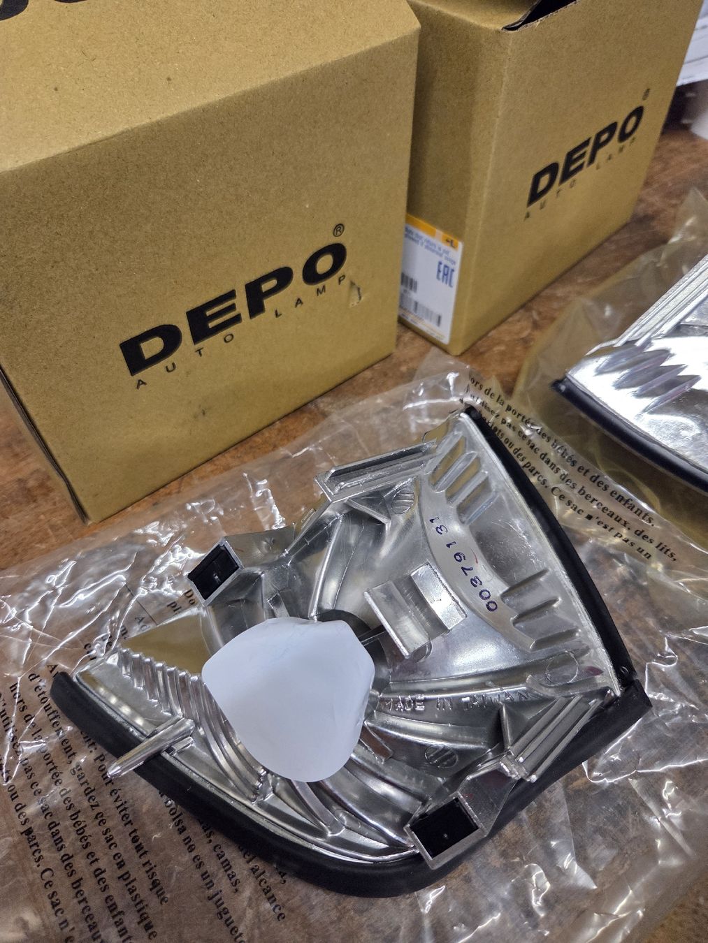 BMW Tutti pezzi di ricambio auto: BMW E36 Blinker Vorne L & R [NEU] – Nuovo e nell'imballaggio originale da Rothrist venduto da Aegi4852 5
