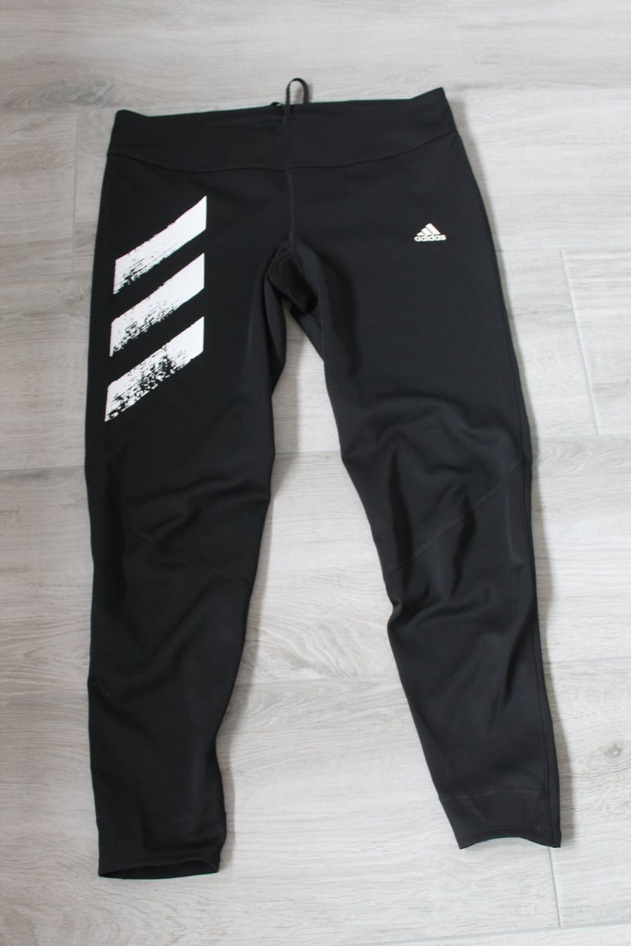 Adidas Leggings: Leggins de sport ADIDAS L – Usato da Chez-le-Bart venduto da jasse