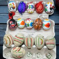 Ensemble de 16 œufs de Pâques polonais décorés à la main
