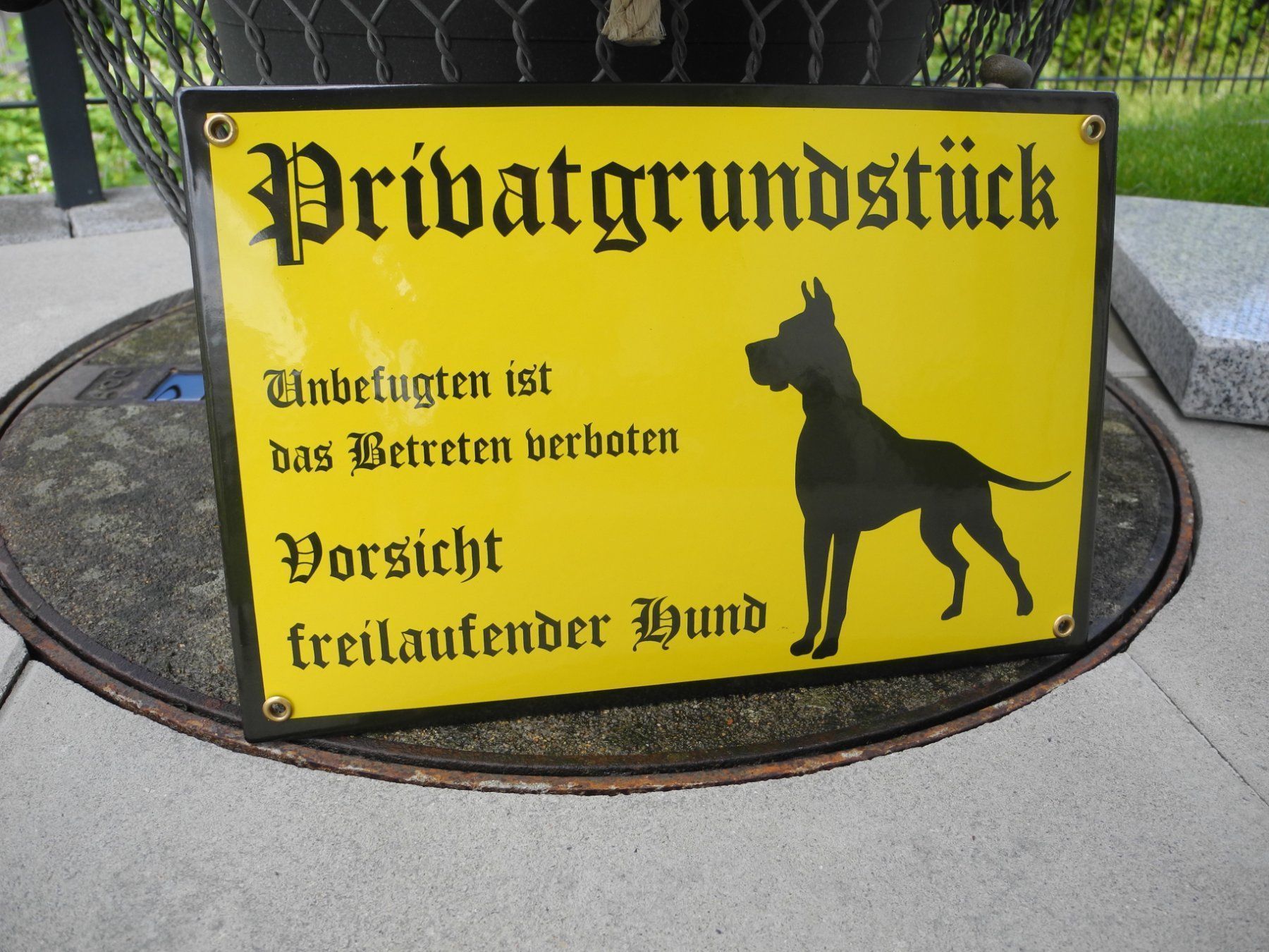 Ecriteaux: PRIVATGRUNDSTÜCK – Neuf (Voir description) à Reinach AG par Huckleberrysix 1