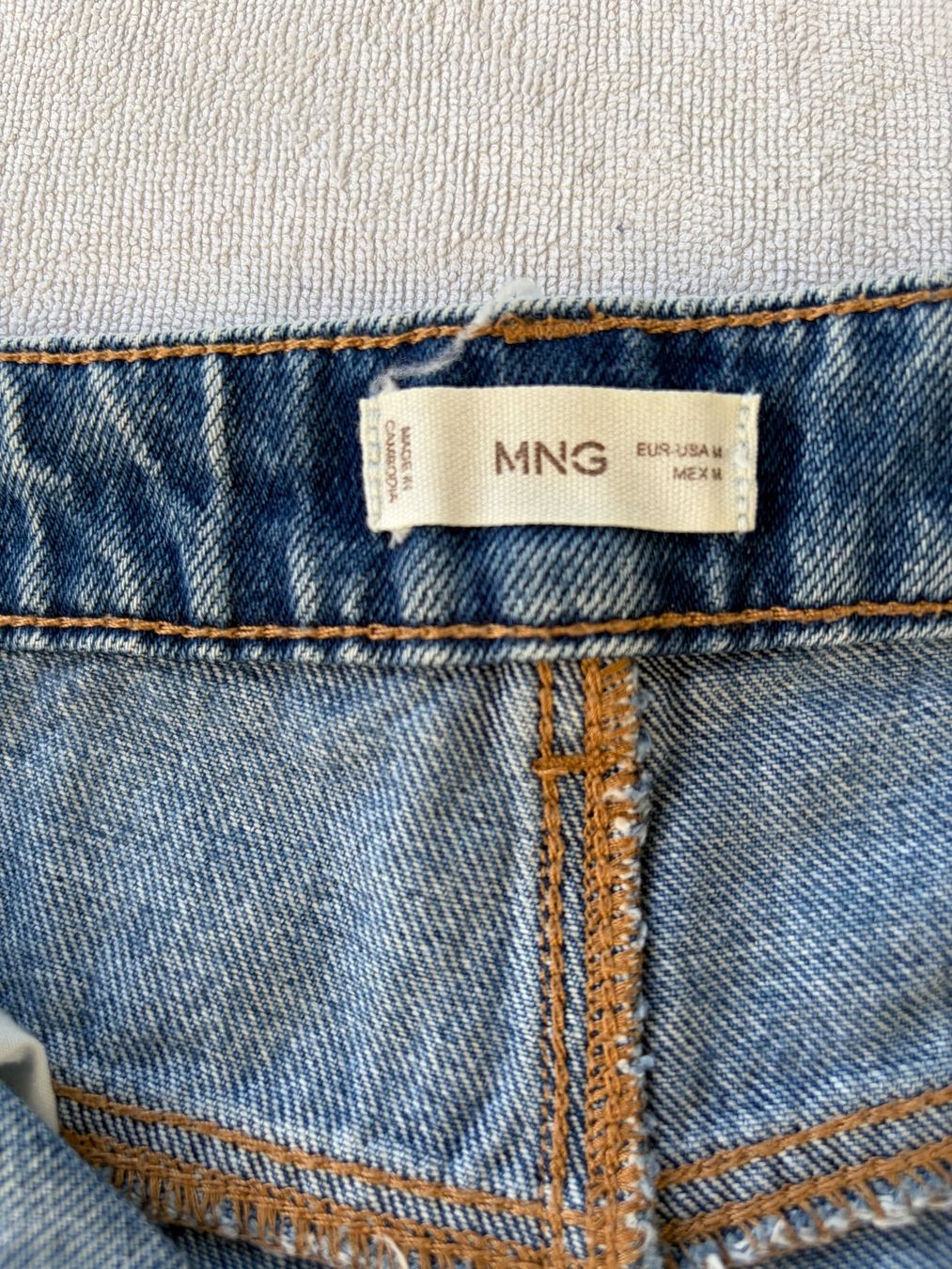 Jeans: Jeans Shorts Damen MNG Gr M – Usato da Hallwil venduto da maxima2006 2