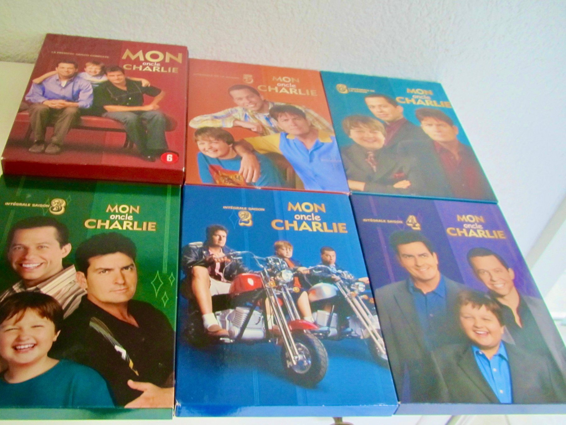 Tutti i DVDs: 10 DVD MON ONCLE CHARLIE – Usato da Murten venduto da Selliot 1
