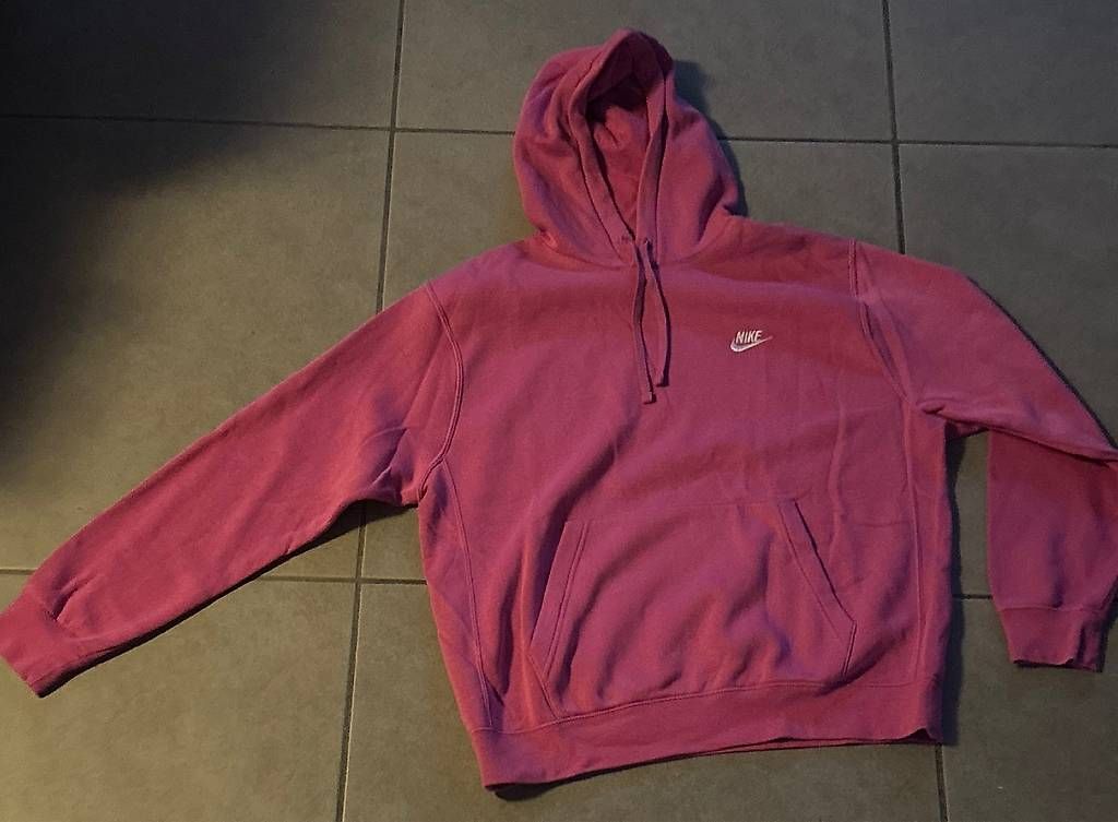 Maglioni & Felpe: Sweet à capuche nike rose taille M – Usato da Confignon venduto da meg_qb7b