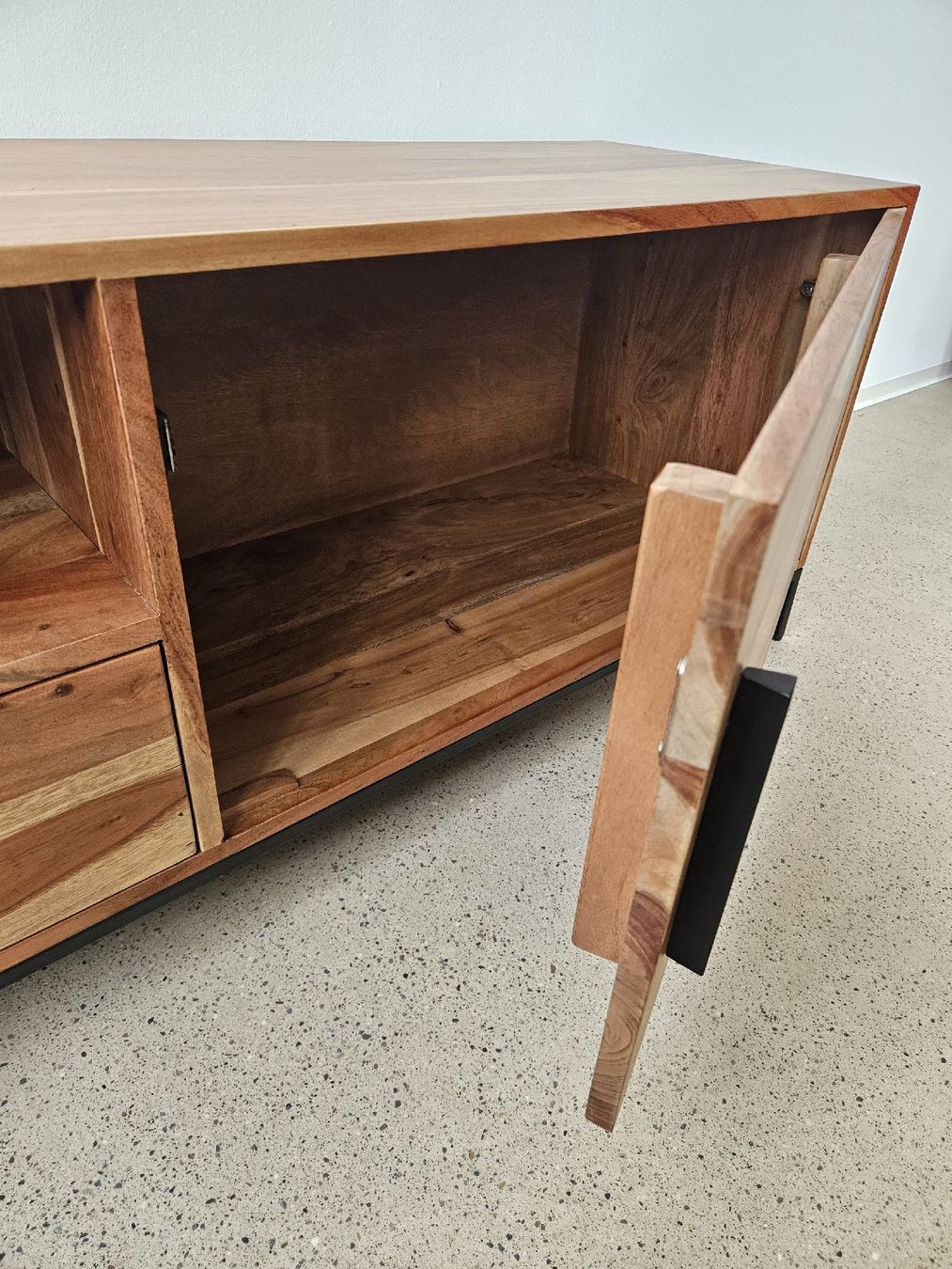 Mobili TV: Vollholz Sideboard – Usato da Zürich venduto da rob_7f5w 2