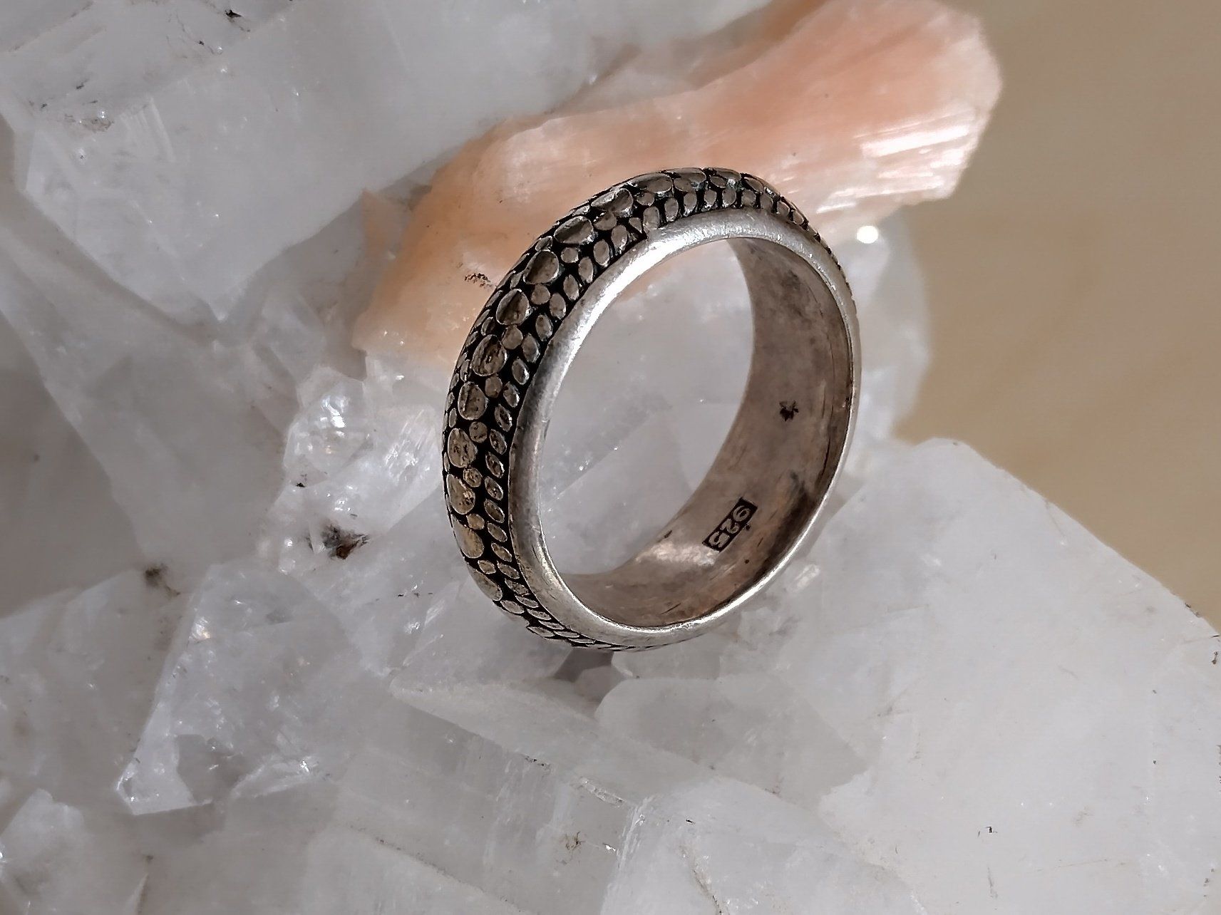 Anelli: RING SILBER 925 MIT RUNDUM MUSTERUNG – Usato da Romanshorn venduto da BoutiqueA 2