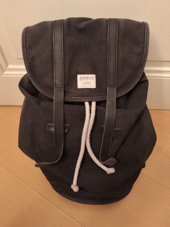 Schöner Sandqvist Rucksack (schwarz)