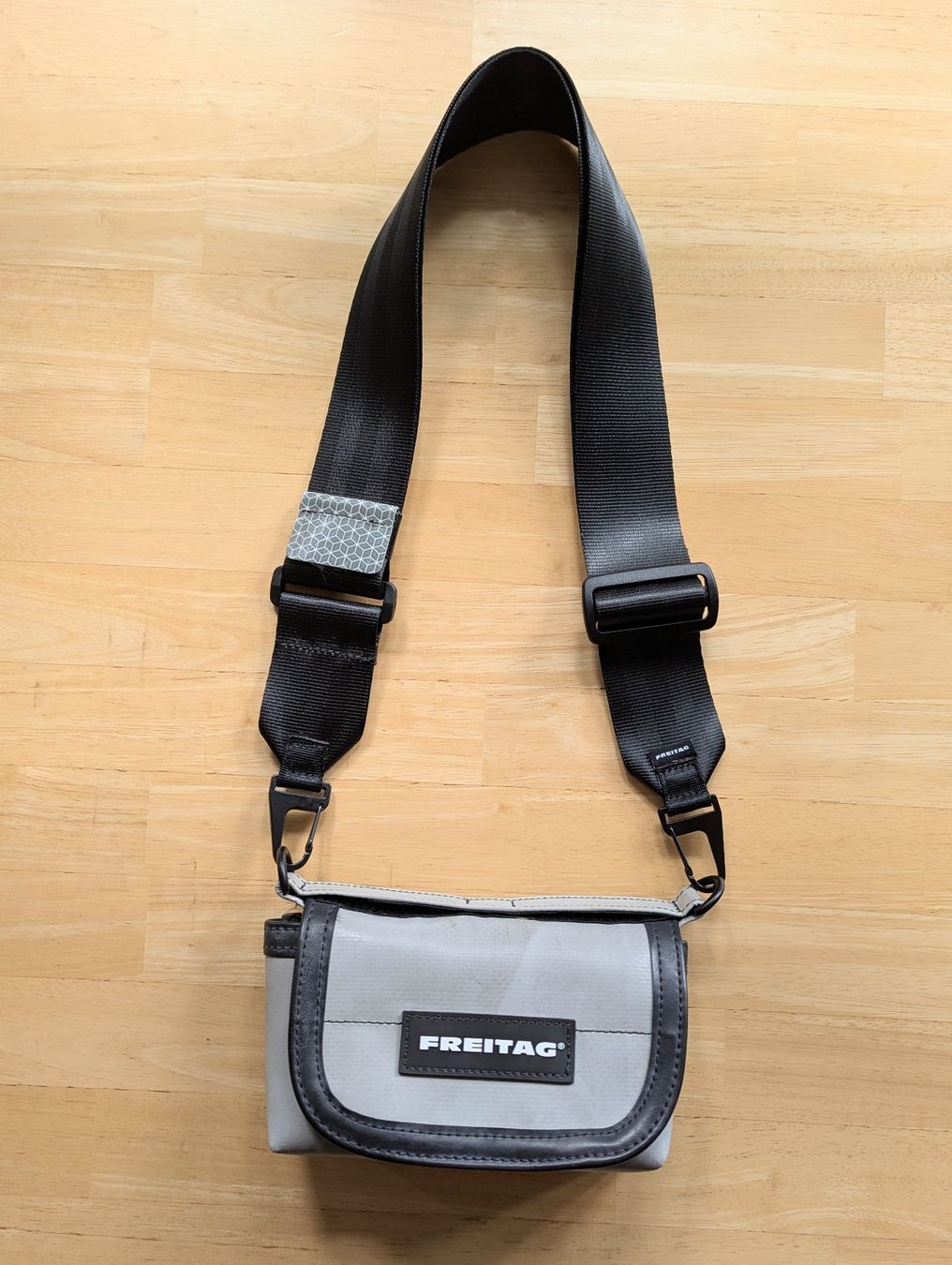 Freitag Borse: FREITAG Tasche Heinz, hellgrau, neu – Usato da Bertschikon Gossau venduto da Tokibunny 3