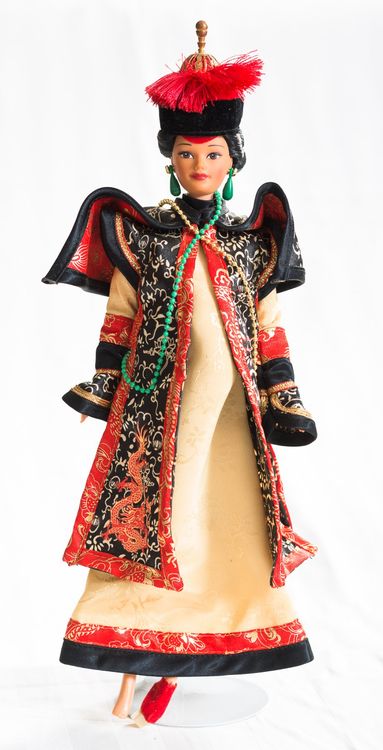 Poupée Barbie Impératrice de Chine Collection Grandes ères 1996 Mattel