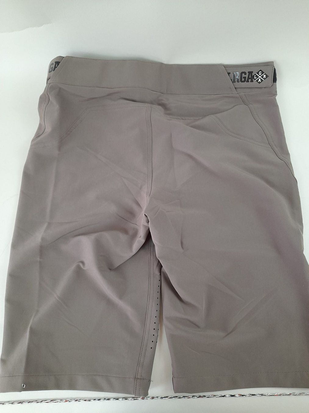 Pantaloni: LOOSE RIDERS Evo shorts 34 – Nuovo (secondo la descrizione) da Liebefeld venduto da Restwert_Liebefeld 1