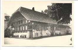 Wattenwil bei Thun (BE) Bauernhaus SHELL-Tanksäule um 1930