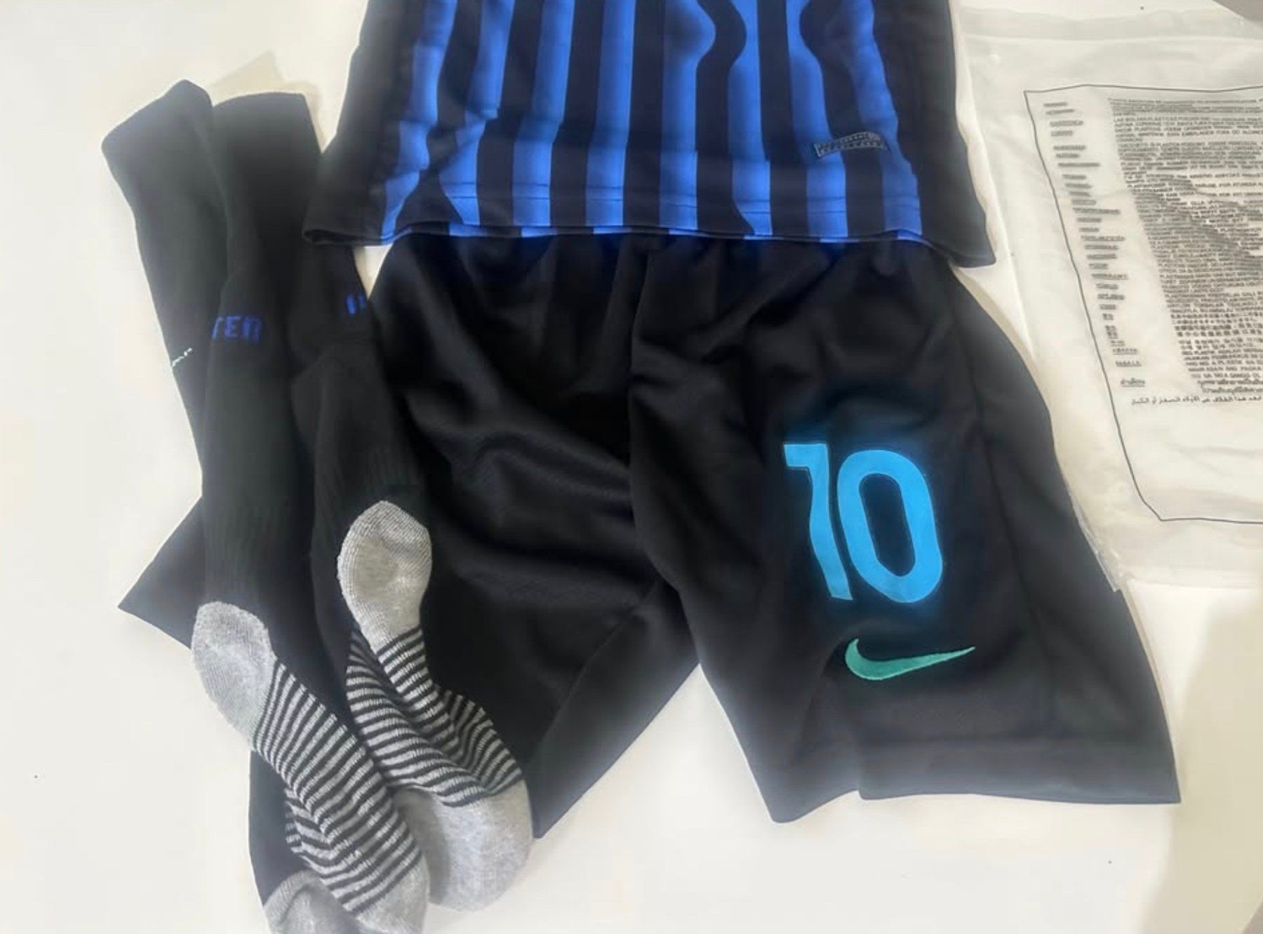 Nike Lotti di vestiti: Vente mini kit Inter Milan - Lautaro Martinez – Nuovo e nell'imballaggio originale da Lausanne venduto da Disav 4