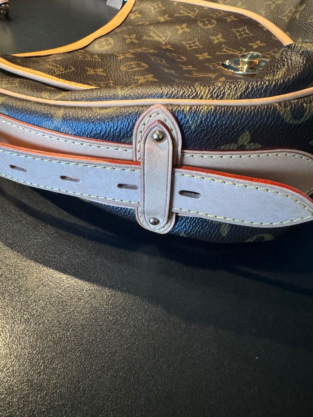 Louis Vuitton Sacs femmes: Louis Vuitton Tasche Modell Tulum – Neuf (Voir description) à Künten par Spike17 3