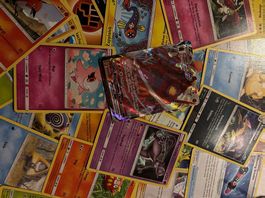 34 Pokémon Karten
