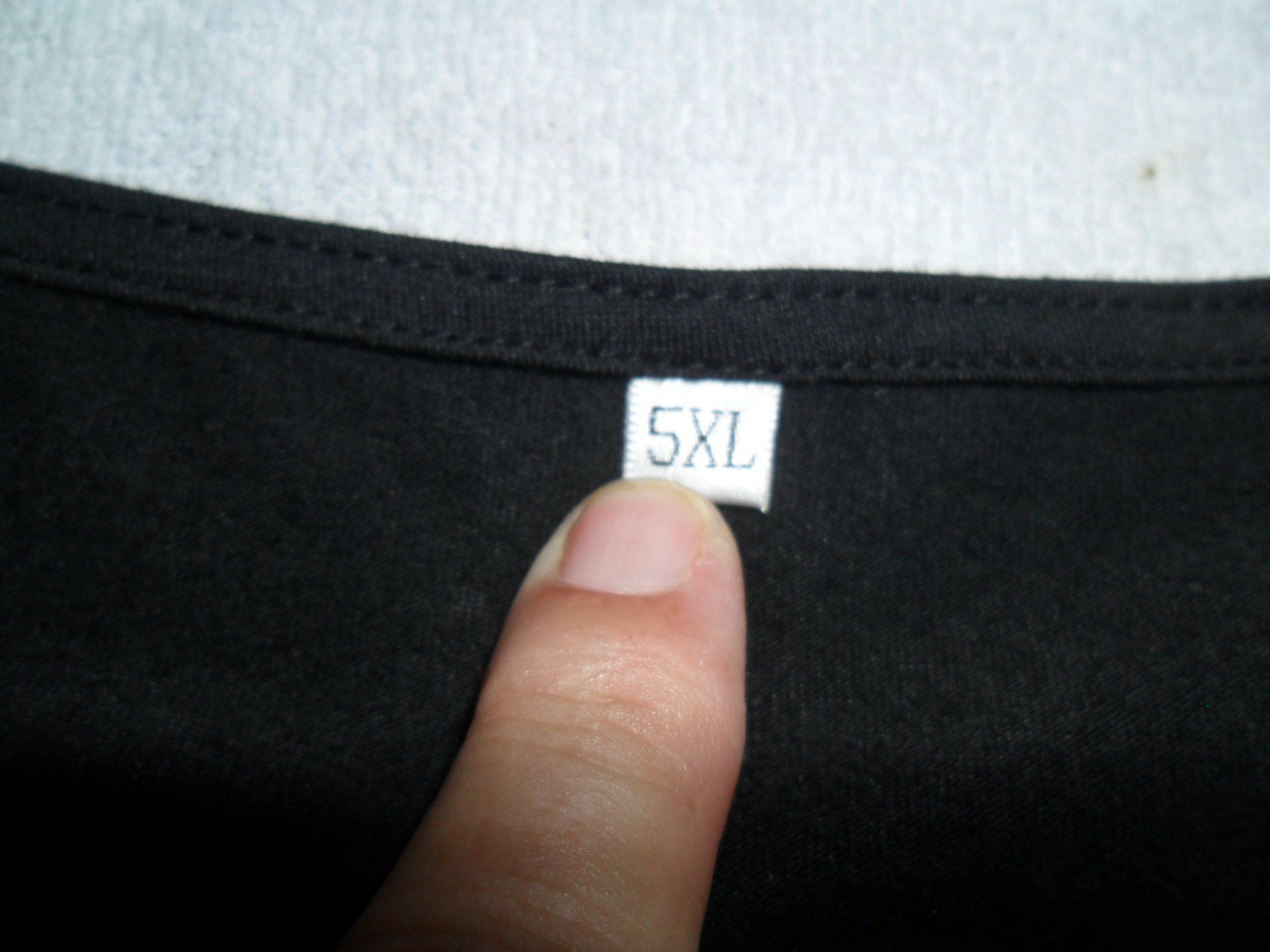 T-shirts: Schwarzes T-Shirt Gr. 5XL – D'occasion à Dübendorf par Mobu4 1