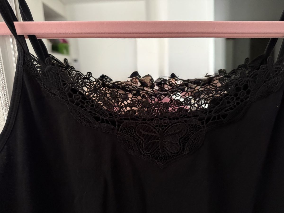 Only Tops: Unterhemd mit Spitzen 3XL von only – Neuf (Voir description) à Pfeffikon LU par pepino17 1