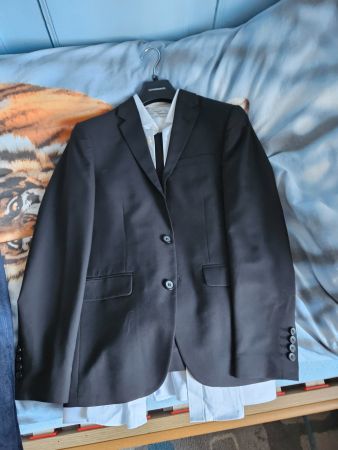 Costume élégant + chemise