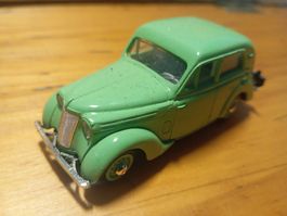 Renault Juvaquatre (Juva 4) Berline von Eligor 1:43.